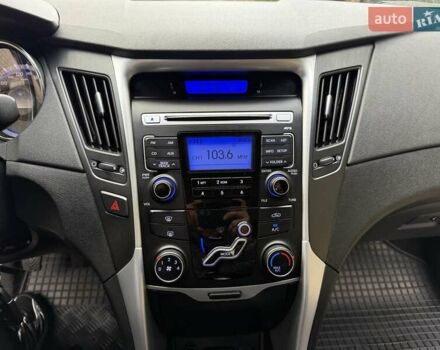 Бежевий Хендай Соната, об'ємом двигуна 2 л та пробігом 69 тис. км за 10750 $, фото 48 на Automoto.ua