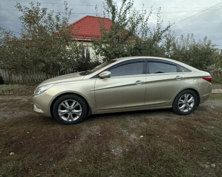 Бежевый Хендай Соната, объемом двигателя 2 л и пробегом 255 тыс. км за 7700 $, фото 3 на Automoto.ua