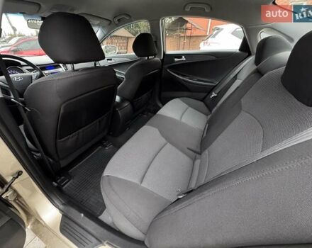 Бежевый Хендай Соната, объемом двигателя 2 л и пробегом 69 тыс. км за 10500 $, фото 22 на Automoto.ua