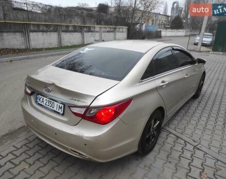 Бежевый Хендай Соната, объемом двигателя 2 л и пробегом 160 тыс. км за 5499 $, фото 14 на Automoto.ua