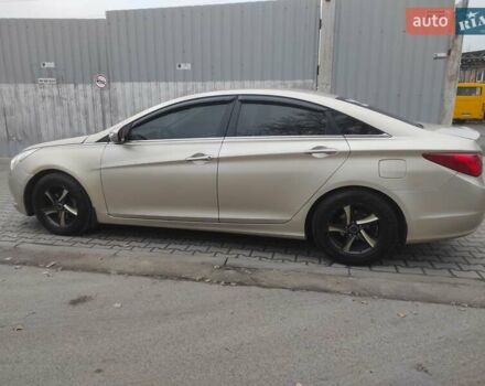Бежевый Хендай Соната, объемом двигателя 2 л и пробегом 160 тыс. км за 5499 $, фото 8 на Automoto.ua