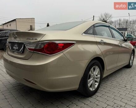 Бежевый Хендай Соната, объемом двигателя 2 л и пробегом 69 тыс. км за 10500 $, фото 13 на Automoto.ua