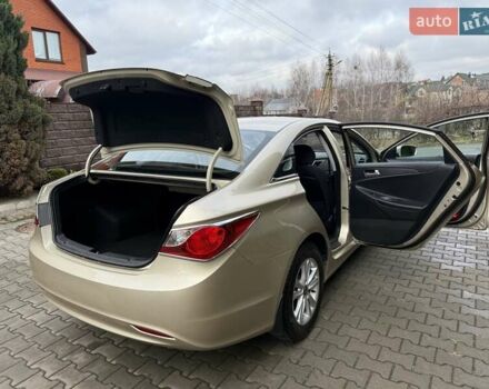 Бежевий Хендай Соната, об'ємом двигуна 2 л та пробігом 69 тис. км за 10750 $, фото 33 на Automoto.ua
