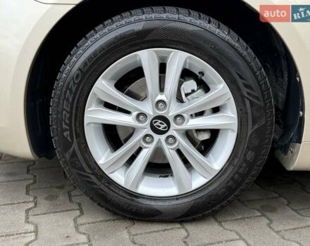 Бежевий Хендай Соната, об'ємом двигуна 2 л та пробігом 69 тис. км за 10750 $, фото 57 на Automoto.ua