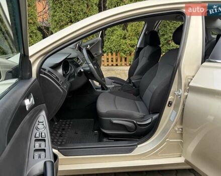 Бежевий Хендай Соната, об'ємом двигуна 2 л та пробігом 69 тис. км за 10750 $, фото 42 на Automoto.ua