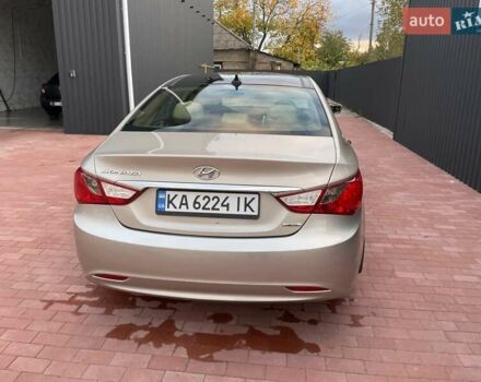 Бежевый Хендай Соната, объемом двигателя 2.36 л и пробегом 142 тыс. км за 8500 $, фото 4 на Automoto.ua