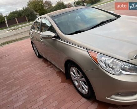 Бежевый Хендай Соната, объемом двигателя 2.36 л и пробегом 142 тыс. км за 8500 $, фото 2 на Automoto.ua