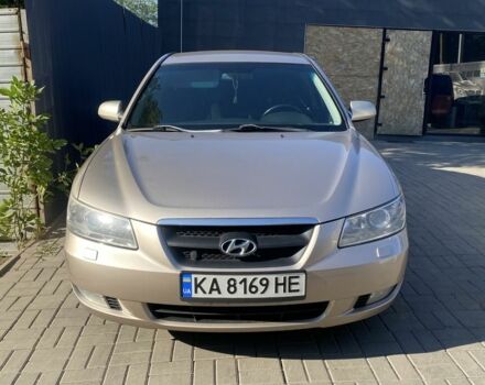 Хендай Соната 2006 у Краматорске на Automoto.ua Бежевий Хендай Соната, об'ємом двигуна 2.4 л та пробігом 200 тис. км за 5750 $, фото 1 на Automoto.ua