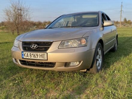 Хендай Соната 2006 в Краматорске на Automoto.ua Бежевый Хендай Соната, объемом двигателя 2.4 л и пробегом 2 тыс. км за 5700 $, фото 1 на Automoto.ua