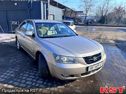 Бежевий Хендай Соната, об'ємом двигуна 2.4 л та пробігом 300 тис. км за 3800 $, фото 1 на Automoto.ua