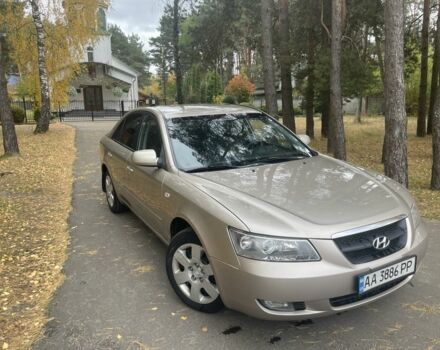 Бежевый Хендай Соната, объемом двигателя 2 л и пробегом 181 тыс. км за 4900 $, фото 1 на Automoto.ua