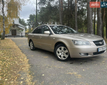 Бежевый Хендай Соната, объемом двигателя 2 л и пробегом 181 тыс. км за 4900 $, фото 1 на Automoto.ua