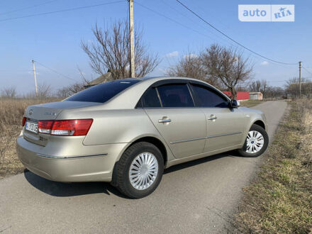 Бежевий Хендай Соната, об'ємом двигуна 2 л та пробігом 270 тис. км за 6700 $, фото 1 на Automoto.ua