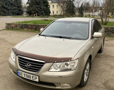 Бежевий Хендай Соната, об'ємом двигуна 2 л та пробігом 247 тис. км за 7500 $, фото 1 на Automoto.ua