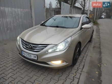 Бежевый Хендай Соната, объемом двигателя 2 л и пробегом 160 тыс. км за 5499 $, фото 1 на Automoto.ua