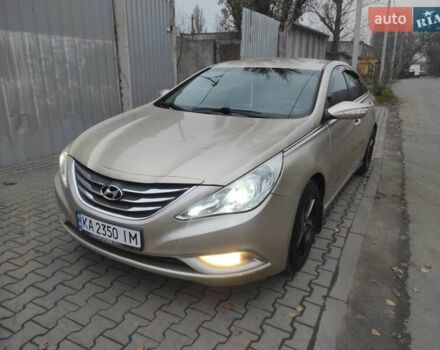 Бежевый Хендай Соната, объемом двигателя 2 л и пробегом 160 тыс. км за 5499 $, фото 1 на Automoto.ua