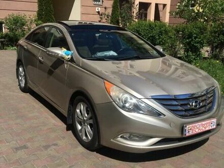 Бежевый Хендай Соната, объемом двигателя 2.36 л и пробегом 142 тыс. км за 8500 $, фото 1 на Automoto.ua