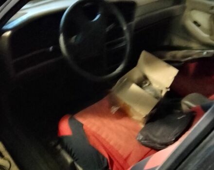 Чорний Хендай Соната, об'ємом двигуна 2 л та пробігом 350 тис. км за 500 $, фото 5 на Automoto.ua