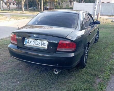 Черный Хендай Соната, объемом двигателя 2 л и пробегом 370 тыс. км за 4300 $, фото 3 на Automoto.ua