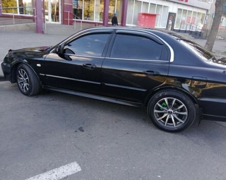 Черный Хендай Соната, объемом двигателя 2 л и пробегом 370 тыс. км за 4300 $, фото 10 на Automoto.ua