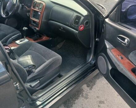 Черный Хендай Соната, объемом двигателя 2 л и пробегом 346 тыс. км за 3000 $, фото 4 на Automoto.ua