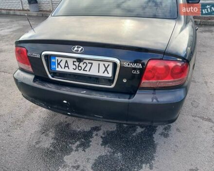 Черный Хендай Соната, объемом двигателя 2 л и пробегом 345 тыс. км за 2900 $, фото 6 на Automoto.ua