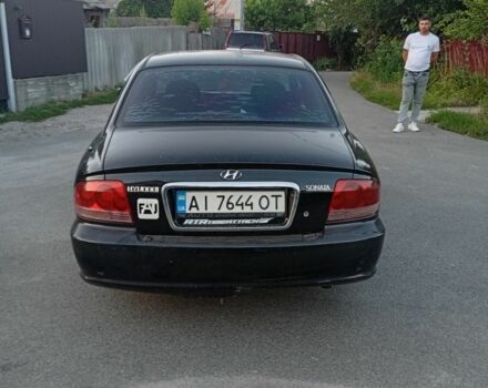 Чорний Хендай Соната, об'ємом двигуна 2 л та пробігом 271 тис. км за 1500 $, фото 1 на Automoto.ua