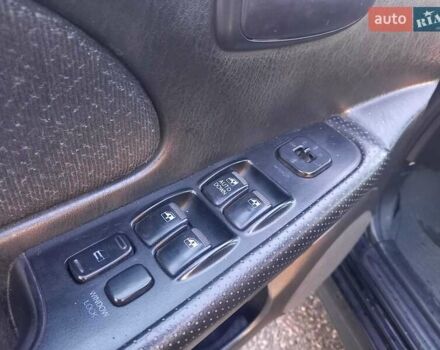 Черный Хендай Соната, объемом двигателя 2 л и пробегом 381 тыс. км за 3400 $, фото 26 на Automoto.ua