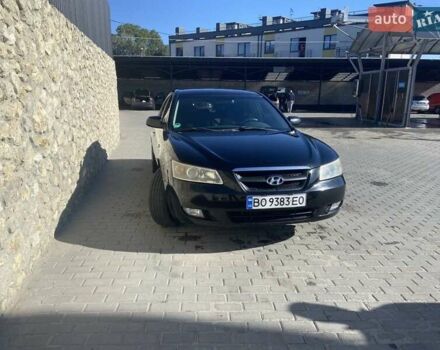 Черный Хендай Соната, объемом двигателя 2.4 л и пробегом 300 тыс. км за 5000 $, фото 4 на Automoto.ua