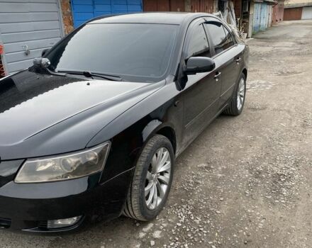 Черный Хендай Соната, объемом двигателя 2.4 л и пробегом 777 тыс. км за 5300 $, фото 3 на Automoto.ua