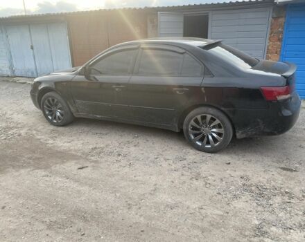 Черный Хендай Соната, объемом двигателя 2.4 л и пробегом 777 тыс. км за 5300 $, фото 4 на Automoto.ua