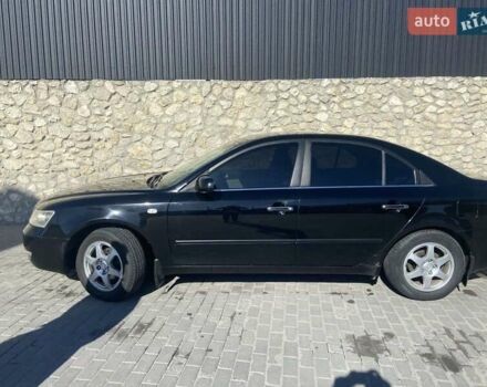 Черный Хендай Соната, объемом двигателя 2.4 л и пробегом 300 тыс. км за 5000 $, фото 6 на Automoto.ua