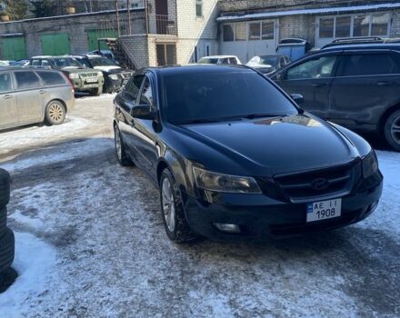 Черный Хендай Соната, объемом двигателя 2.4 л и пробегом 777 тыс. км за 5300 $, фото 8 на Automoto.ua