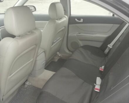 Черный Хендай Соната, объемом двигателя 2.4 л и пробегом 220 тыс. км за 4999 $, фото 5 на Automoto.ua