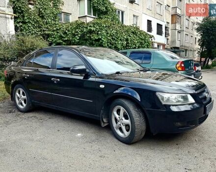 Хендай Соната 2006 у Ужгороді на Automoto.ua Чорний Хендай Соната, об'ємом двигуна 2.4 л та пробігом 290 тис. км за 7400 $, фото 11 на Automoto.ua
