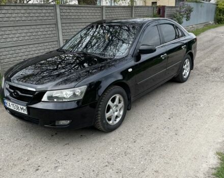 Чорний Хендай Соната, об'ємом двигуна 2 л та пробігом 280 тис. км за 5200 $, фото 4 на Automoto.ua