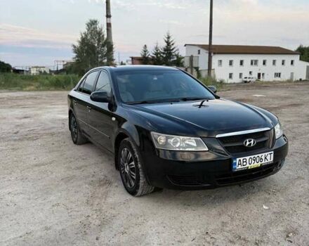 Чорний Хендай Соната, об'ємом двигуна 2.4 л та пробігом 217 тис. км за 5400 $, фото 2 на Automoto.ua
