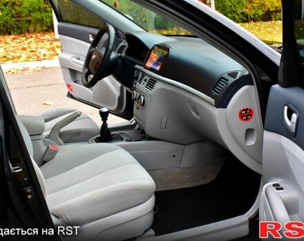 Хендай Соната 2006 у Києві на Automoto.ua Чорний Хендай Соната, об'ємом двигуна 2 л та пробігом 212 тис. км за 4800 $, фото 6 на Automoto.ua