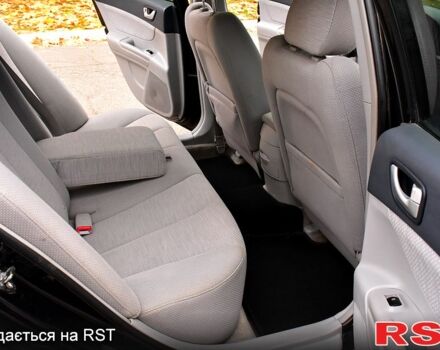 Хендай Соната 2006 у Києві на Automoto.ua Чорний Хендай Соната, об'ємом двигуна 2 л та пробігом 212 тис. км за 4800 $, фото 10 на Automoto.ua