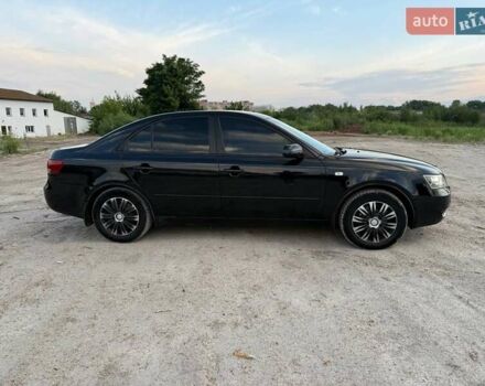 Чорний Хендай Соната, об'ємом двигуна 2.4 л та пробігом 217 тис. км за 5400 $, фото 3 на Automoto.ua