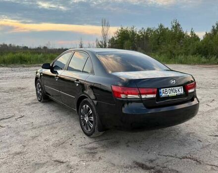 Чорний Хендай Соната, об'ємом двигуна 2.4 л та пробігом 217 тис. км за 5400 $, фото 6 на Automoto.ua