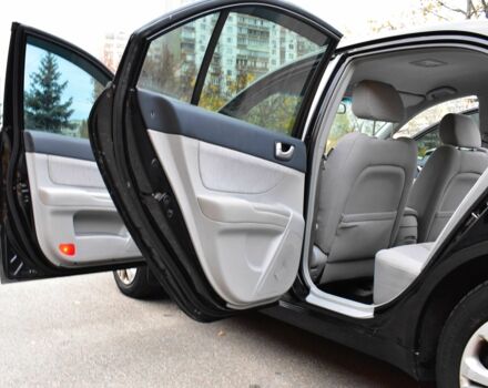 Черный Хендай Соната, объемом двигателя 2 л и пробегом 212 тыс. км за 4800 $, фото 17 на Automoto.ua