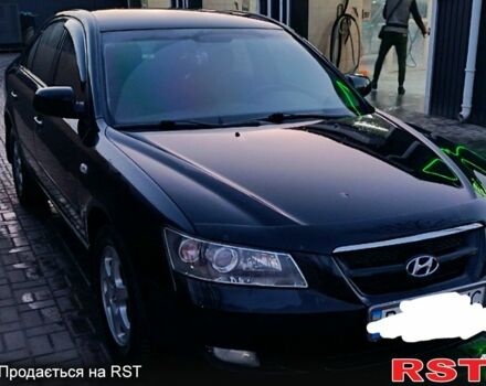 Черный Хендай Соната, объемом двигателя 2 л и пробегом 245 тыс. км за 5000 $, фото 1 на Automoto.ua