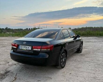 Чорний Хендай Соната, об'ємом двигуна 2.4 л та пробігом 217 тис. км за 5400 $, фото 4 на Automoto.ua