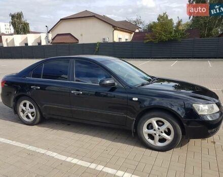 Хендай Соната 2006 у Ужгороді на Automoto.ua Чорний Хендай Соната, об'ємом двигуна 2.4 л та пробігом 290 тис. км за 7400 $, фото 12 на Automoto.ua