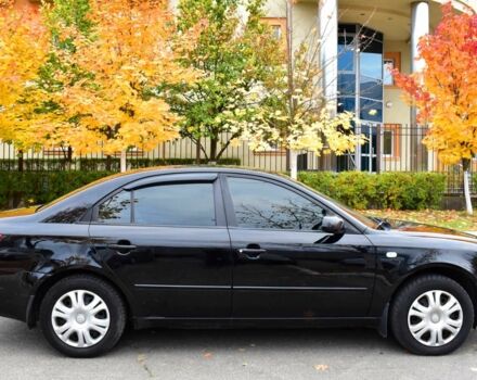 Черный Хендай Соната, объемом двигателя 2 л и пробегом 212 тыс. км за 4800 $, фото 1 на Automoto.ua