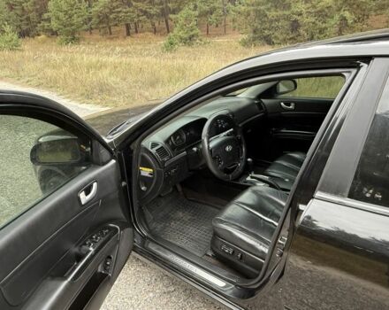 Черный Хендай Соната, объемом двигателя 3.3 л и пробегом 228 тыс. км за 5950 $, фото 8 на Automoto.ua