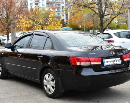 Черный Хендай Соната, объемом двигателя 2 л и пробегом 212 тыс. км за 4800 $, фото 4 на Automoto.ua