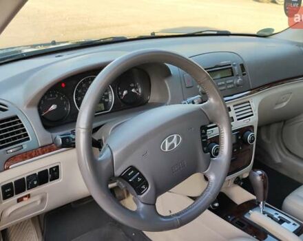 Хендай Соната 2006 у Буче на Automoto.ua Чорний Хендай Соната, об'ємом двигуна 3.34 л та пробігом 215 тис. км за 5999 $, фото 35 на Automoto.ua