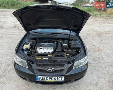 Чорний Хендай Соната, об'ємом двигуна 2.4 л та пробігом 217 тис. км за 5400 $, фото 21 на Automoto.ua